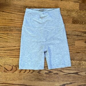 Beyond Yoga Space dye grey shorts